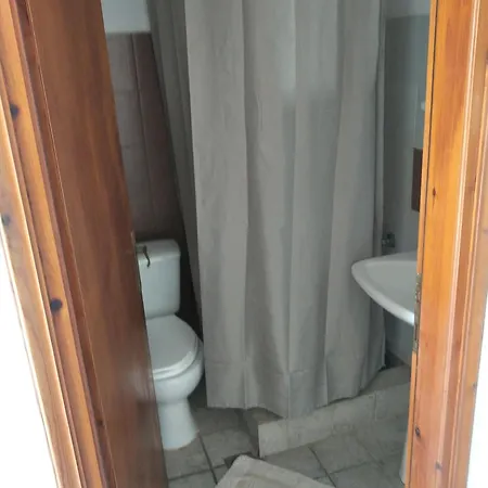 Dina 3 Apartman Néa Szkióni